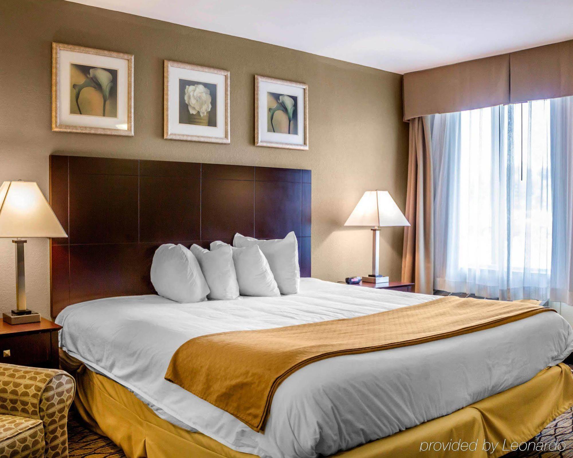 Quality Inn Waterbury Exterior photo